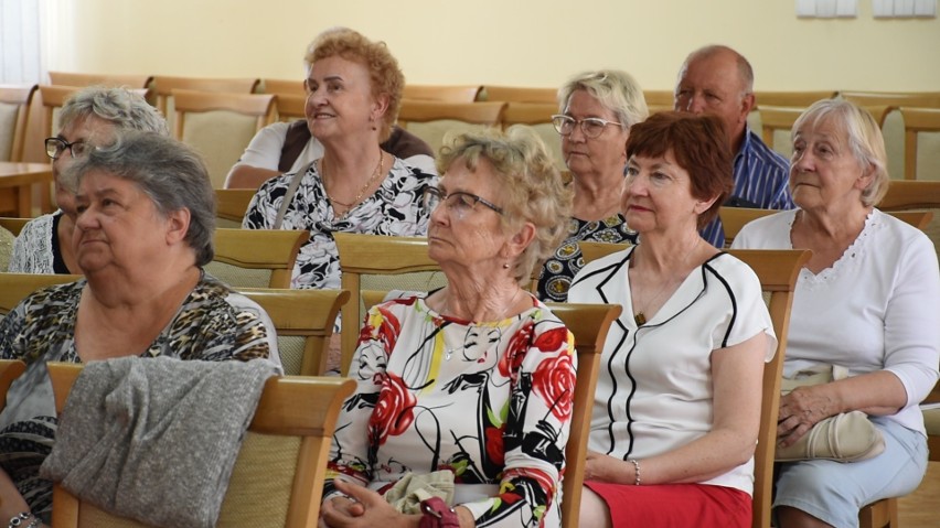 Minister Krzysztof Szczucki spotkał się z seniorami z Rypina. Zobacz wideo