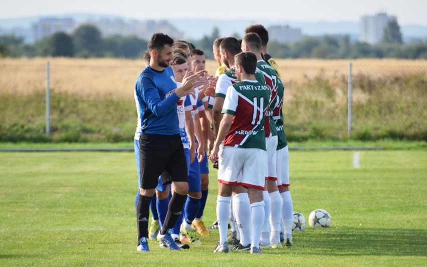 Partyzant MAL-BUD 1 Targowiska pokonał Karpaty Krosno 2:1...