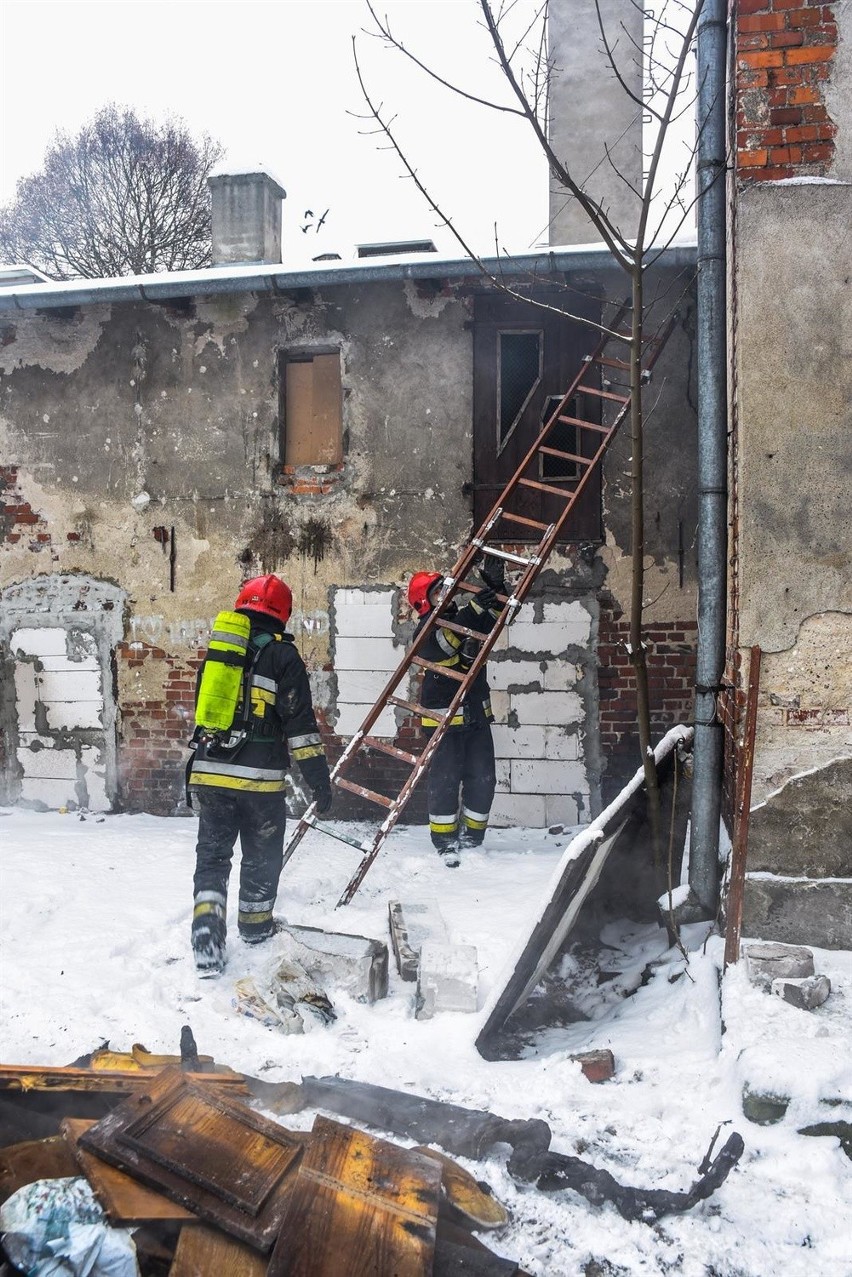 pożar na ulicy Kujawskiej
pożar na ulicy Kujawskiej