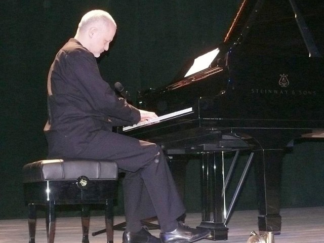 Zbigniew Jakubek czarował jazzem publiczność Miejskiego Domu Kultury w Stalowej Woli.