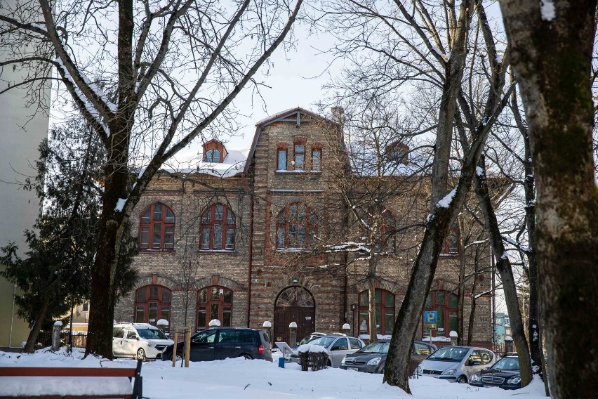 Na remont zabytkowego budynku po dawnej żydowskiej szkole...