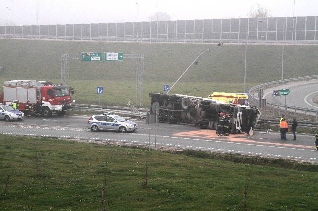 Wypadek na drodze numer 74 koło Kielc