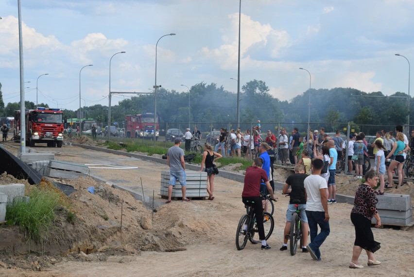 Pożar na ul. Nowowarszawskiej w Białymstoku. Kłęby dymu zaniepokoiły mieszkańców miasta [ZDJĘCIA, WIDEO]