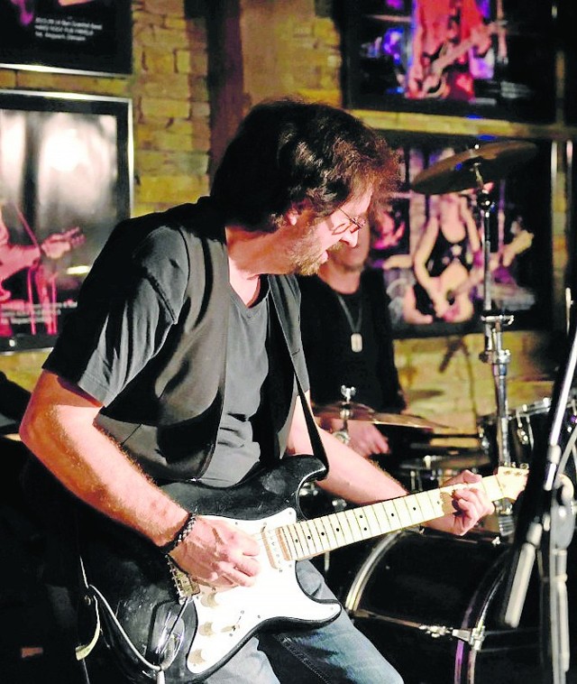 Cliff Stevens po roku powraca do Hard Rock Pubu Pamela. Dziś podczas koncertu w klubie przy Legionów zaprezentuje utwory ze swojej nowej płyty