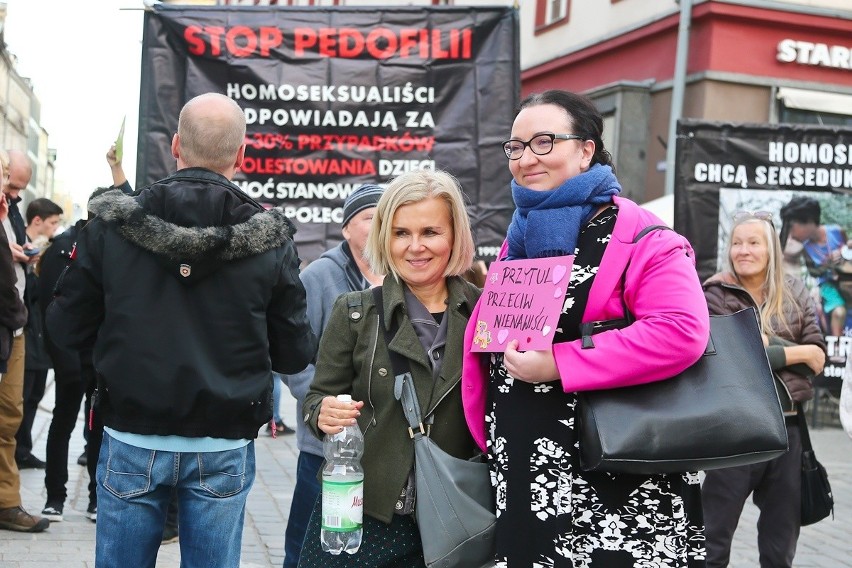 Pro life kontra LGBT we Wrocławiu. Gorąca pikieta [ZDJĘCIA]               