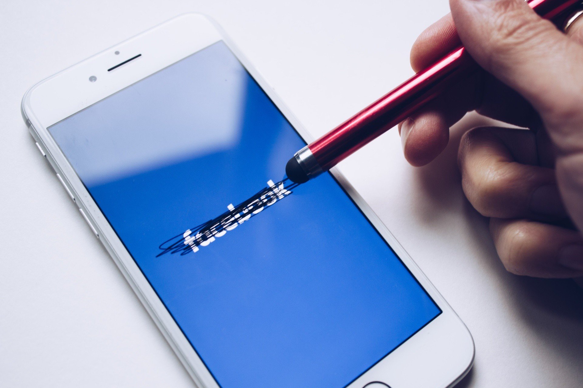 Jak usunąć konto na Facebooku? Bardzo łatwo. Sprawdź sam, jak trwale usunąć  konto na FB i czym jest ewentualna dezaktywacja | GRA.PL