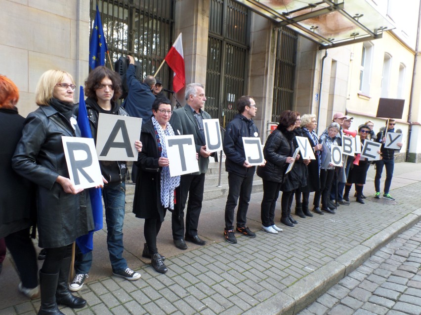 Czarny Protest. Kolejna pikieta w Słupsku [zdjęcia, wideo]