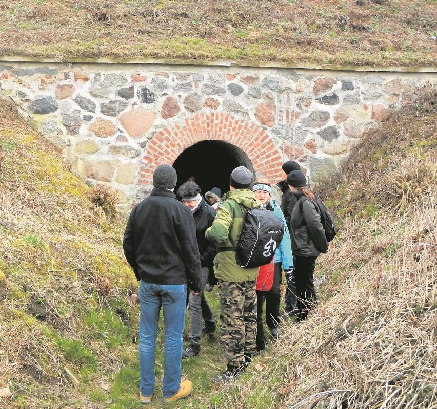 Przepust wodny pod drogą krajową nr 55. Jeśli jest sucho,...