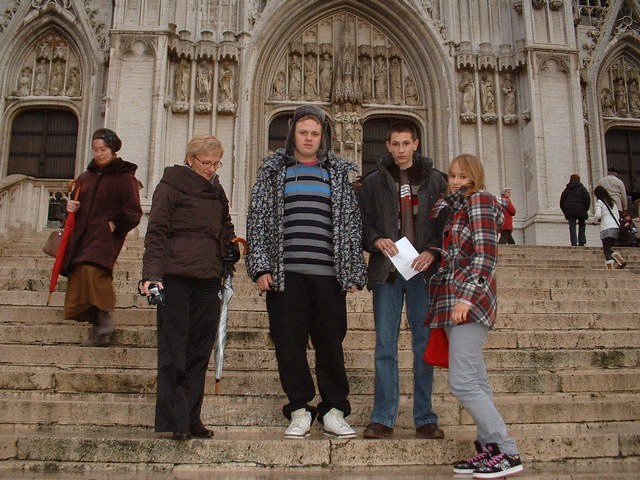 Pakościanie przed datedrą św. Michała i Guduli w Brukseli