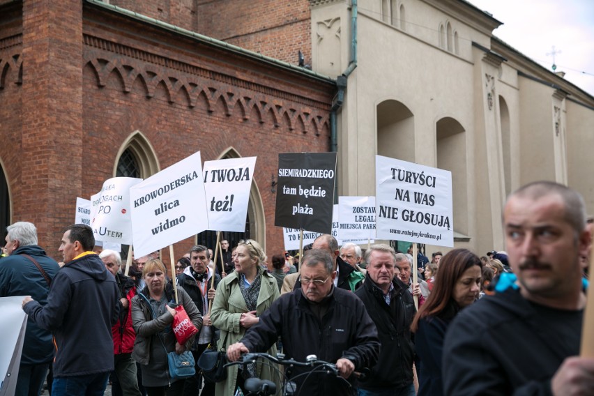 Protest na Placu Wszystkich Świętych