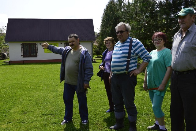 Mam swoją działkę  dokładnie na wysokości lecznicy dla zwierząt  -  mówi Bogusław Wiejaczka.