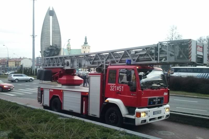 Zgłoszenie o możliwym pożarze w Galerii Rzeszów strażacy...