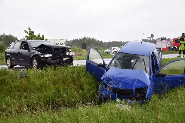 Wypadek wydarzył się tuż przed godz. 13 w piątek, 12 lipca, w Brzozie (gmina Nowa Wieś Wielka) pod Bydgoszczą.Więcej informacji w dalszej części galerii >>>