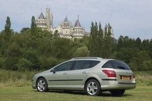 Fot. Peugeot: Diesel o pojemności 2 l i mocy 136 KM zapewnia...