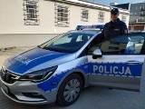 Bielsk Podlaski. Policjant po służbie zatrzymał agresywnego klienta, który wybił szybę w sklepie