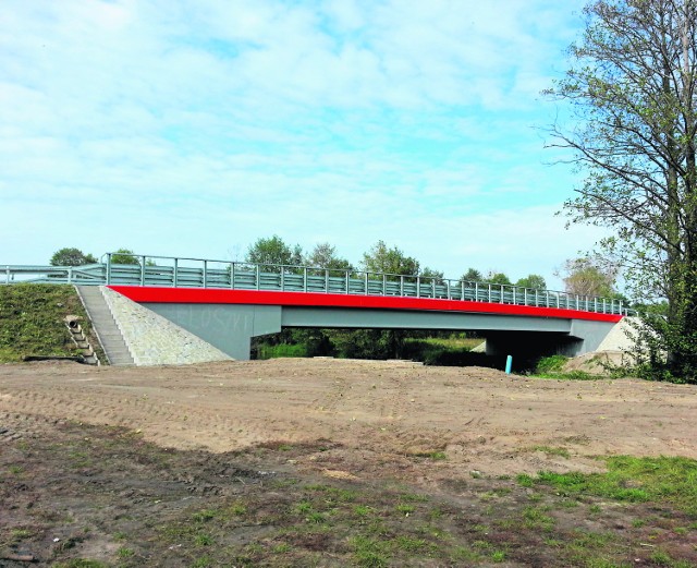 Most na Iłżance w Świesielicach zastąpił tymczasowy most.