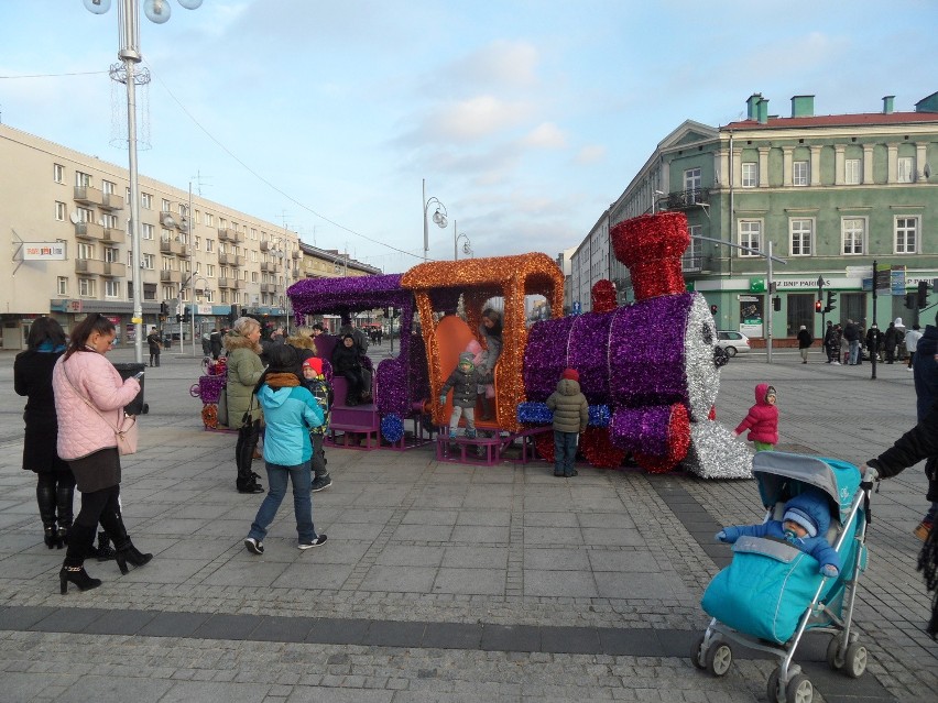 Do Częstochowy przyjechał św. Mikołaj i zapalił światełka [ZDJĘCIA]