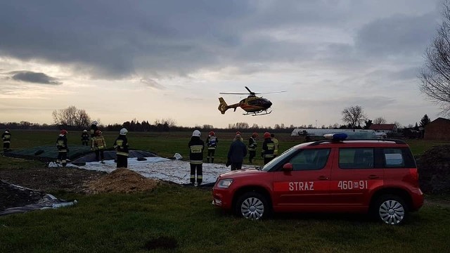 Ranną kobietę przetransportowano śmigłowcem do szpitala w Łęcznej w województwie lubelskim.