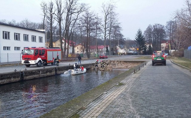 Z kanału w okolicach Darłówka wyłowiono zwłoki mężczyzny.