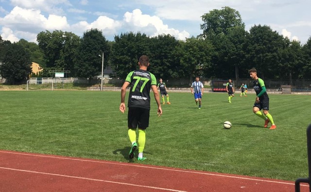 Piłkarze Klimontowianki PBI w meczu kontrolnym pokonali zespół Piasta Osiek 4:0.