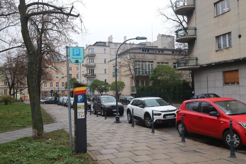 Kierowców parkujących w centrum czeka rewolucja. Mandaty za...