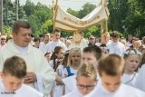 Boże Ciało w parafii w Kielcach-Białogonie. Setki osób uczestniczyły w mszy świętej i procesji eucharystycznej. Zobaczcie wyjątkowe zdjęcia 