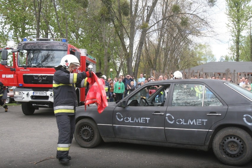 Zlot mercedesów w Kamieniu. Przyjechało prawie 200 mercedesów [ZDJĘCIA]