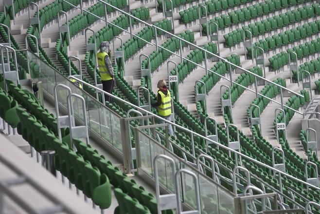 Nowy stadion we Wrocławiu przed meczem