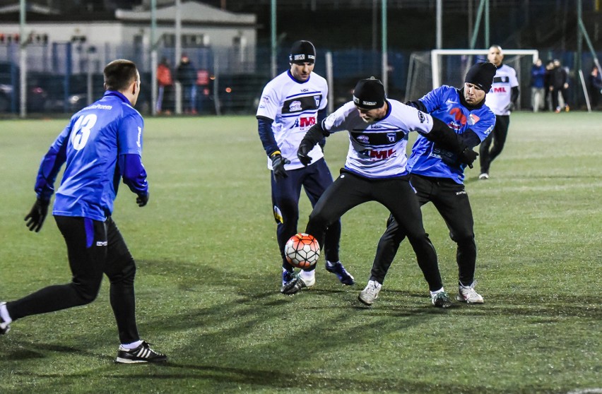 W meczu sparingowym rozegranym na bocznym boisku Zawiszy...