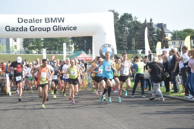 BMW Gazda Półmaraton Zawierciański zaplanowano na niedzielę, 9 września. Tradycyjnie do przebiegnięcia będzie 21,097 kilometra kilometra