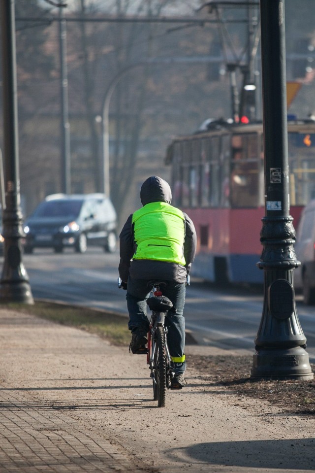 Mimo mrozów bydgoskich rowerzystów na drogach nie brakuje.