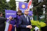 Robert Biedroń w Toruniu. Partia Wiosna zorganizowała konferencję pod siedzibą Radia Maryja [ZDJĘCIA]