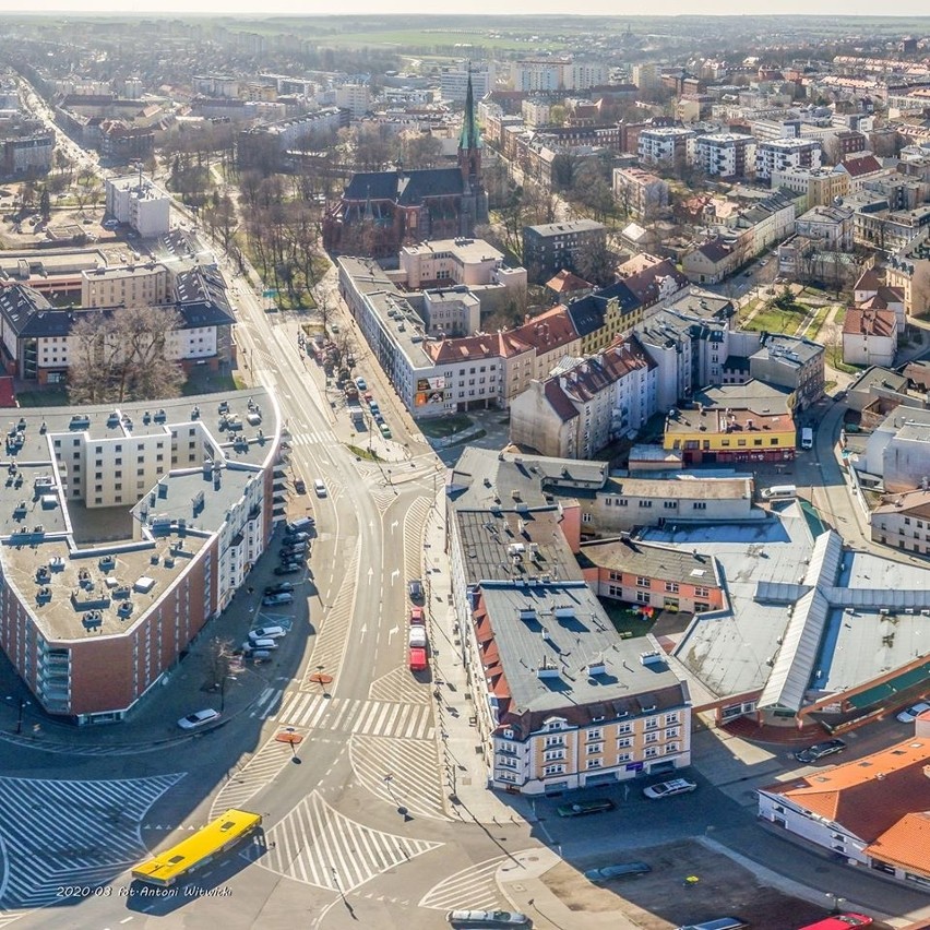 Wyludnione ulice Gliwic, zdjęcie wykonane w powszedni dzień