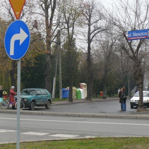 Mieszkańcy ulicy Staszica doczekają się w końcu jej kapitalnego remontu wraz z budową ekranów akustycznych.