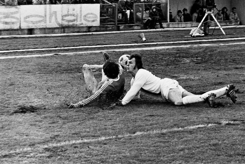 Archiwalne zdjęcia stadionu, piłkarzy, działaczy i kibiców...