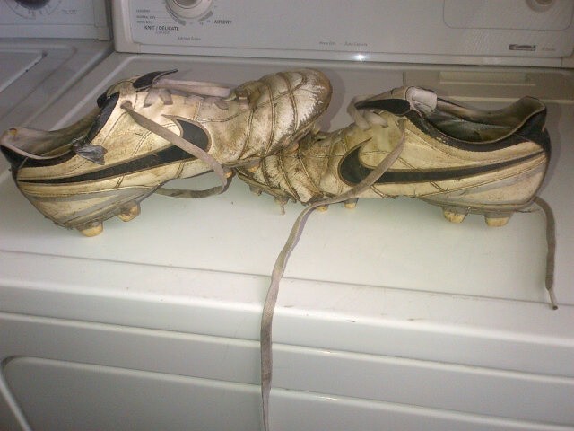 Jak czyścić buty piłkarskie?