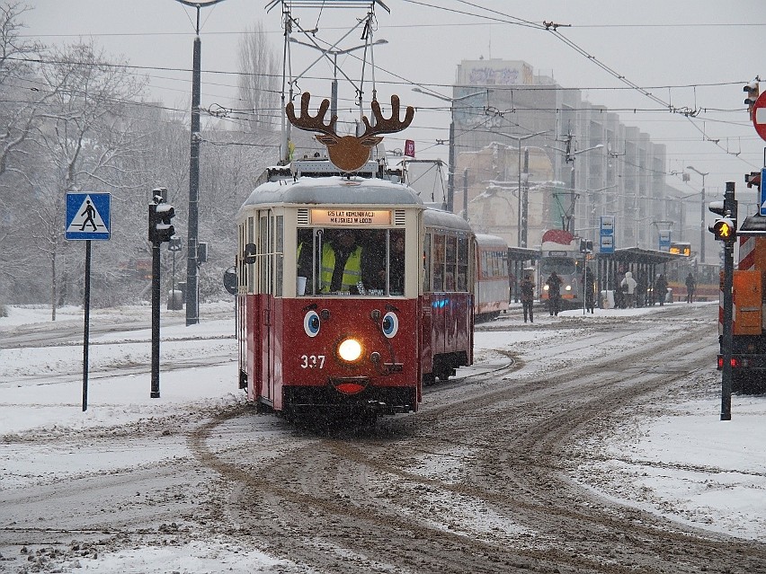 Parada tramwajów uświetniła w niedzielę 3 grudnia jubileusz...