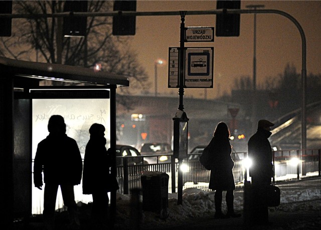 Awaria energetyczna, brak prądu na Przedmieściu Oławskim. Zdjęcie ilustracyjne
