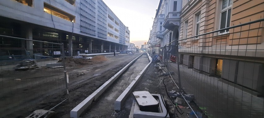 Tak wygląda postęp prac przy budowie centrum przesiadkowego...