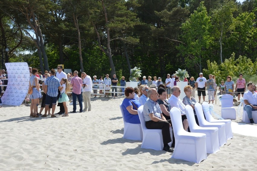 Ślub na plaży w Łebie. Pierwszy ślub w ramach projektu "Las...