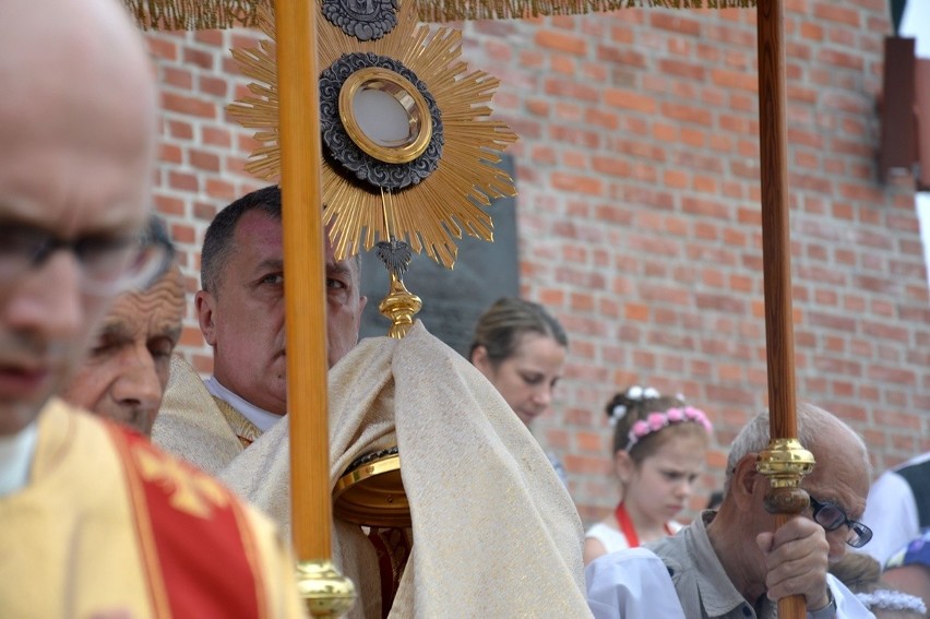 W procesjach Bożego Ciała w Stalowej Woli publicznie wyznawano wiarę [WIDEO, ZDJĘCIA]