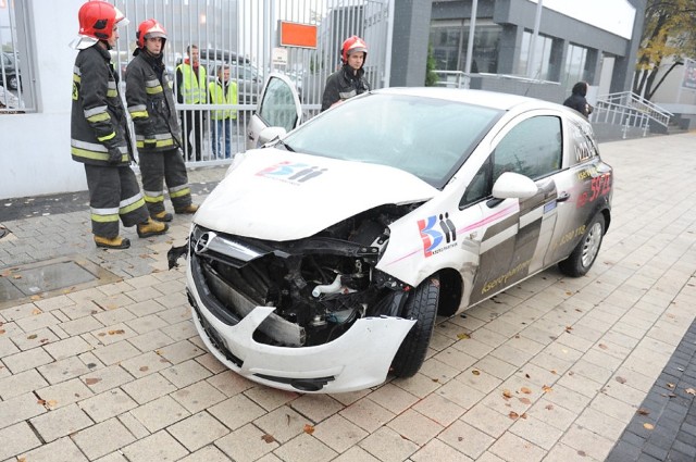 Wypadek na ul. Głogowskiej w Poznaniu: Zderzyły się dwa auta