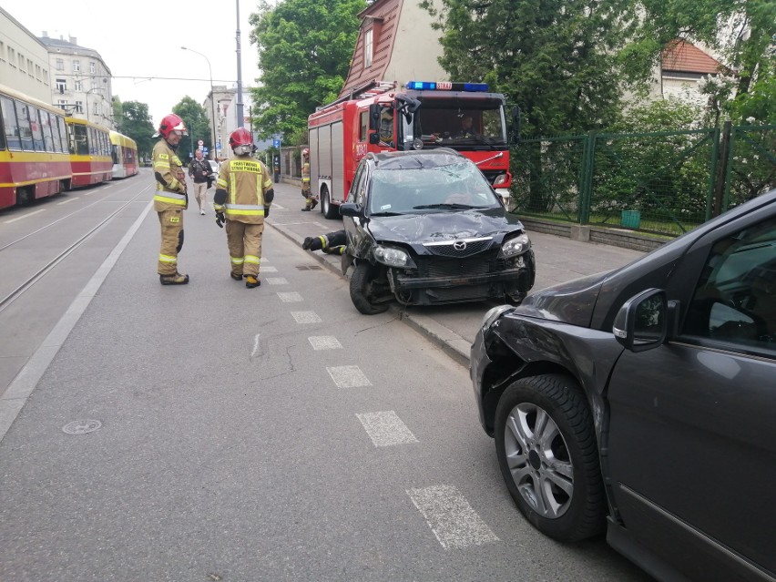 55-letnia kobieta jadąca samochodem marki mercedes jechała...