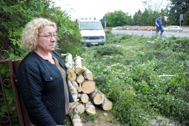 Bogumile Bieleckiej ciężko było pogodzić się z wycinką drzew, które sama posadziła przy ulicy Wysockiego