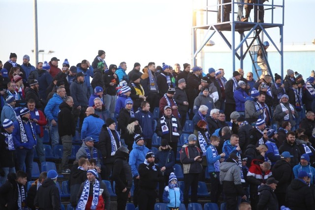 Kibice Ruchu licznie chodzą na mecze przy Cichej. Jak było na innych stadionach w województwie śląskim?Zobacz kolejne zdjęcia. Przesuwaj zdjęcia w prawo - naciśnij strzałkę lub przycisk NASTĘPNE