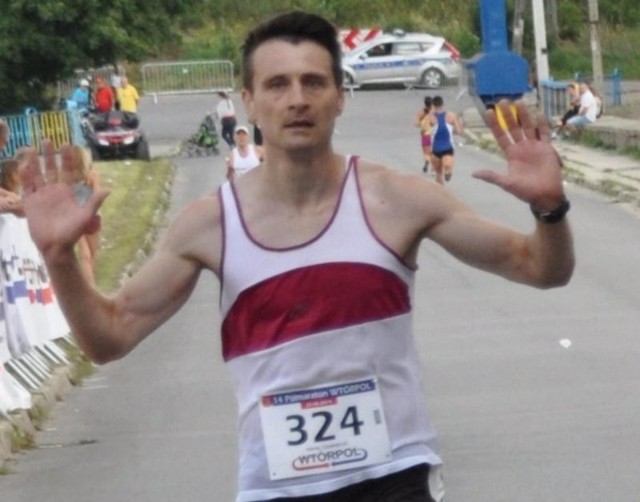Rafał Czarnecki ma sobą bardzo udany sezon. Obecnie nie tylko biega maratony, ale również szkoli lekkoatletów STS Skarżysko.
