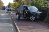 Poważny wypadek w Pleszewie. Wieźli dziecko do szpitala, bo traciło przytomność. Kierowca stracił panowanie nad samochodem