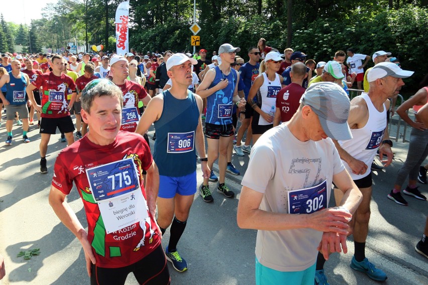 Biegnąc w 7. Półmaratonie Solidarności pomogli zebrać pieniądze dla chorej Weroniki