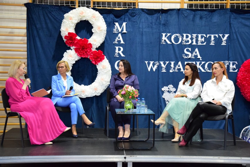 Dzień Kobiet Stowarzyszenia "Kobiety wspierają Kobiety" w Ekonomiku w Ostrowi Mazowieckiej