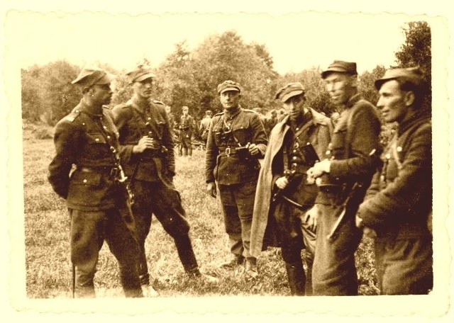Kadra 5. Brygady Wileńskiej. Władysław Łukasiuk "Młot&#8221; trzeci od lewej